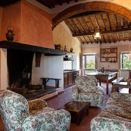 Sleeps 15 Pool Wifi